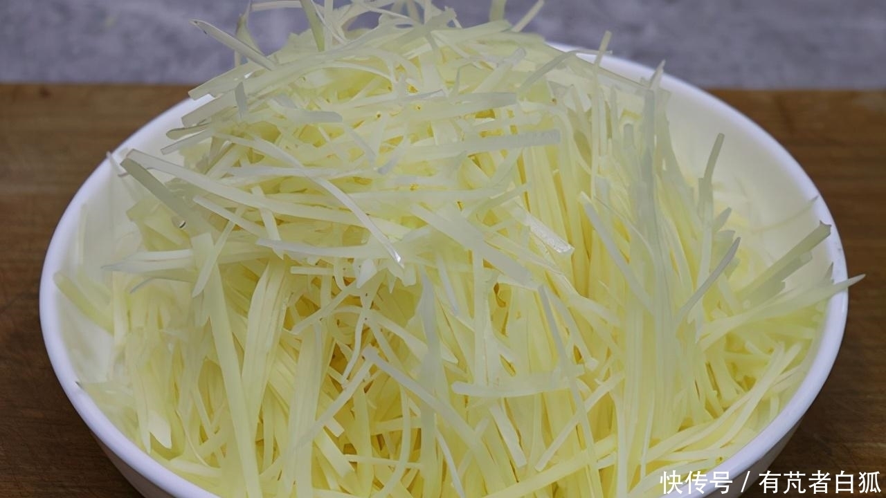 可当|不一样的香辣土豆丝,蹦蹦脆,很爽口,做法简单,可当零食可当菜