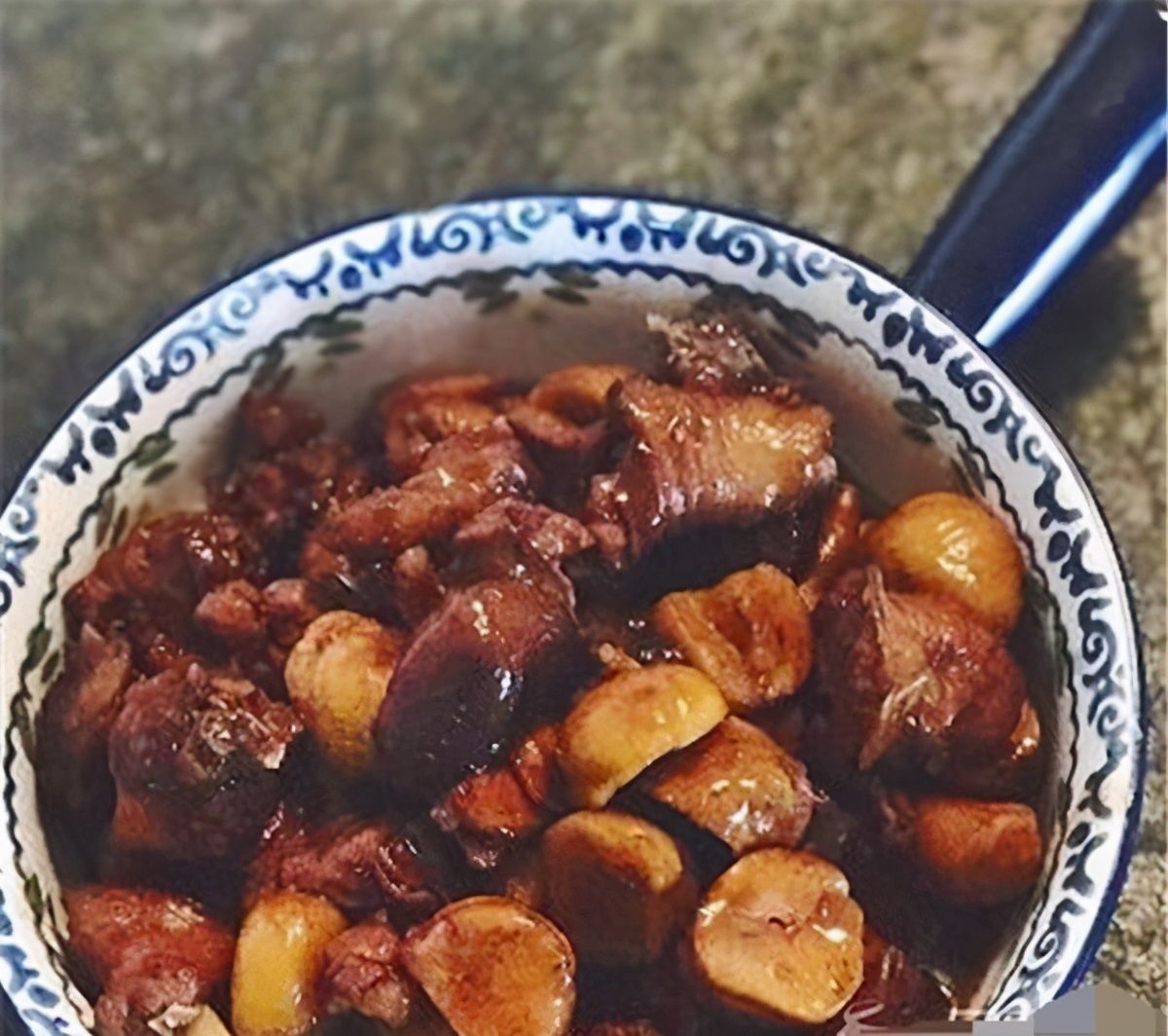 鸡肉|板栗和它炒出来的菜，大补啊，秋天吃它简直完美