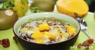 冰爽糖水做法 存冰箱喝一个夏天 粉紫色 冰爽糖水做法 存冰箱喝一个夏天 粉紫色