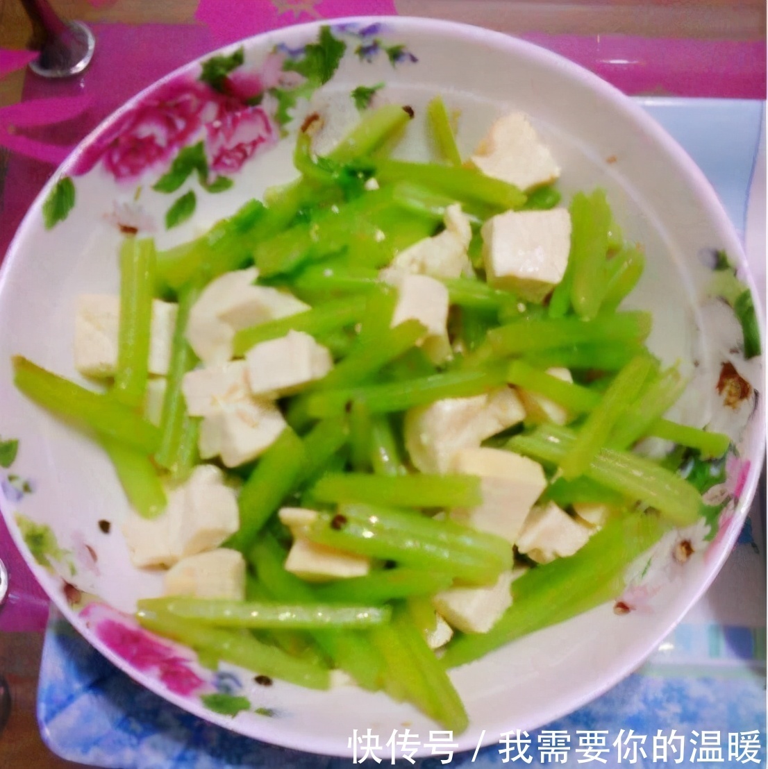 人到中年,常吃3种美食,清理肠胃,祛皱抗衰,增强体质