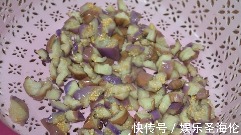 腌茄子|“腌茄子”最近火了,大厨教你这样做,简单快速,开胃又下饭