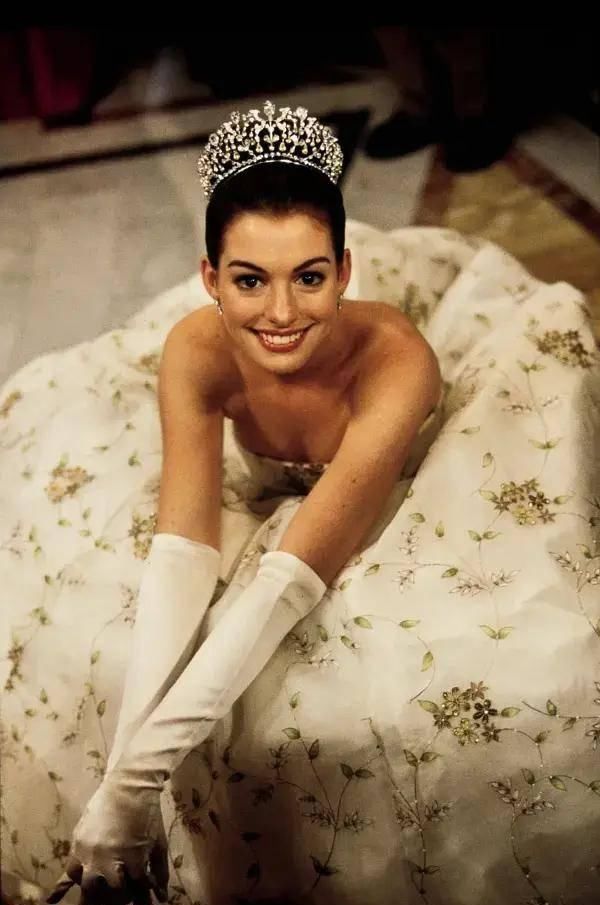 极限|比人间香奈儿还贵的真公主,她突破了人类侧脸美极限