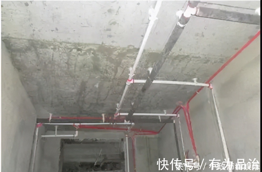 冷水管|工人铺水管有这4种情况，赶紧叫停，不然坑到你吐血