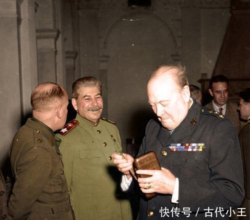 斯大林|晚年斯大林生活如何整天活在恐惧中,不敢留一个亲人在身边!