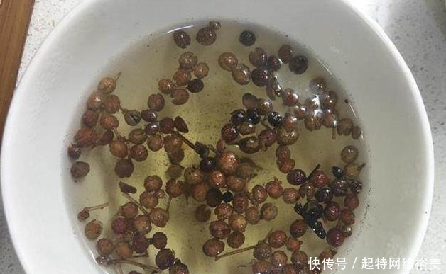 每天“花椒水”加它敷脸,坚持7天美白祛斑,还能去除痘痘!