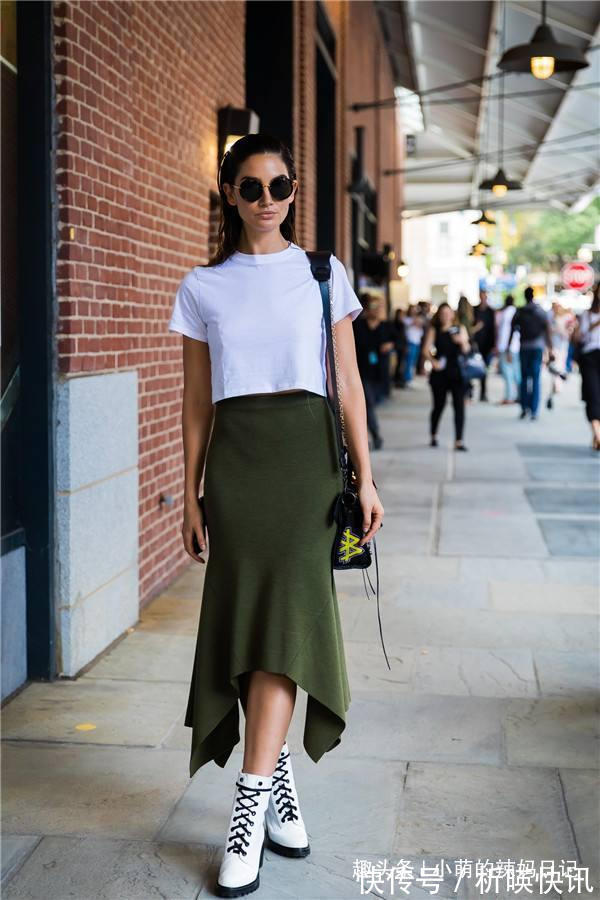 朋克 不管女人什么年龄,这五种连衣裙在流行也别穿,颜好也没用!