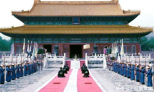 贪官|乾隆奖励副将,一个贪官,一个好色,为何前者早死,后者被重用?