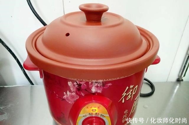 “穷人的阿胶”被发现,每天喝一碗,补血养颜,气色红润不显老