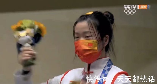 安踏|杨倩首夺奥运金牌太长脸！穿国货比高奢有排面，娃娃脸比明星都美！
