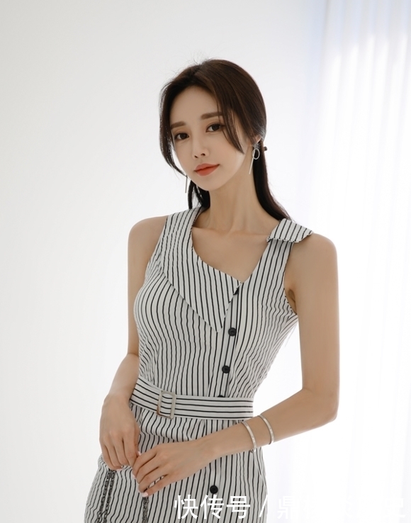 风格|孙允珠:如此风格的连衣裙,很少见她这样穿