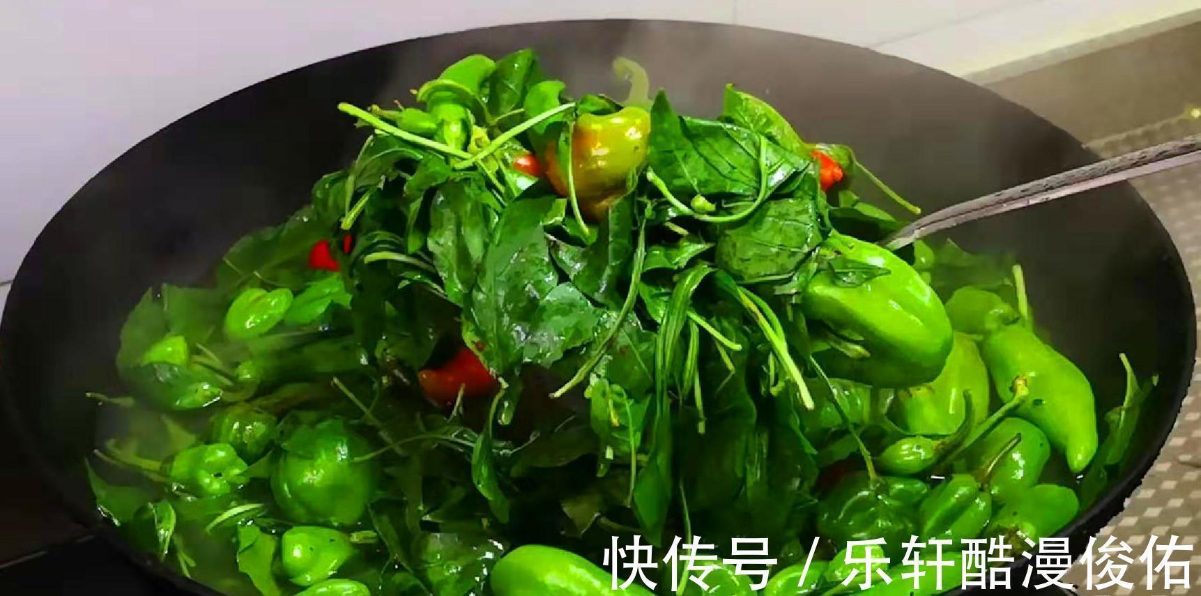 腌辣椒时，不要先加盐，教你1招，辣椒不生花不易坏又入味，真香