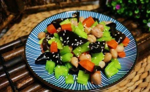 朋友来家做客,做了几道家常菜招待,朋友吃完直言太好吃下次还来