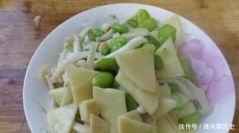 倒入|这道菜不常见,隔三差五吃一点,营养全面,清爽又美味!