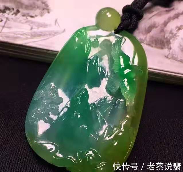 翡翠的高级感,可能就藏在“琢”与“不琢”里?