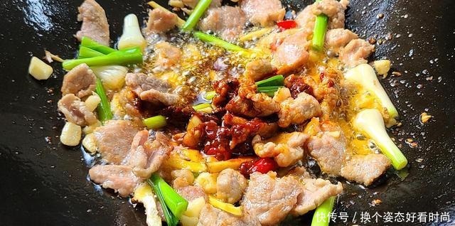  美味|几块钱的香干，和蒜苗、猪肉简单一炒，出锅下饭又美味