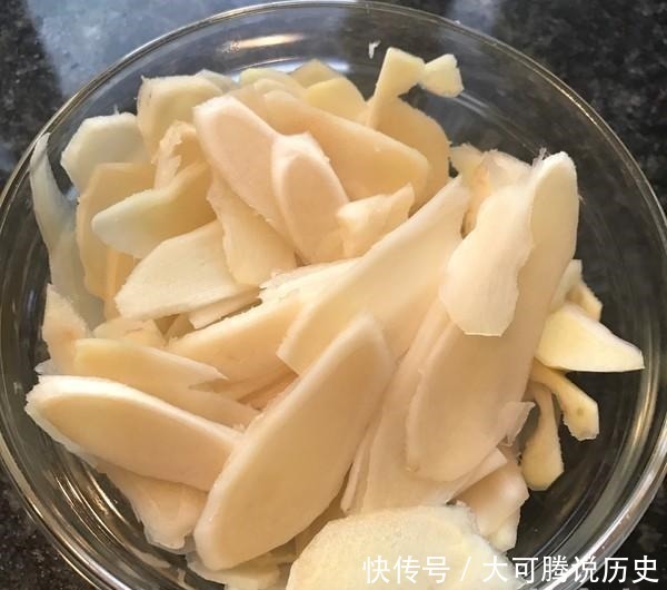 它是“肺部保护伞”,家家户户都有,化痰止咳,有烟瘾的更要吃