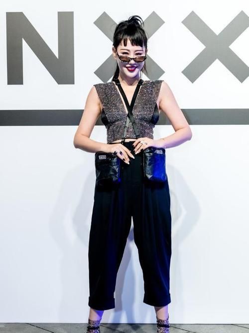 包包挎一个根本不够,背“子母包”带给你双倍实用性,款式随你挑