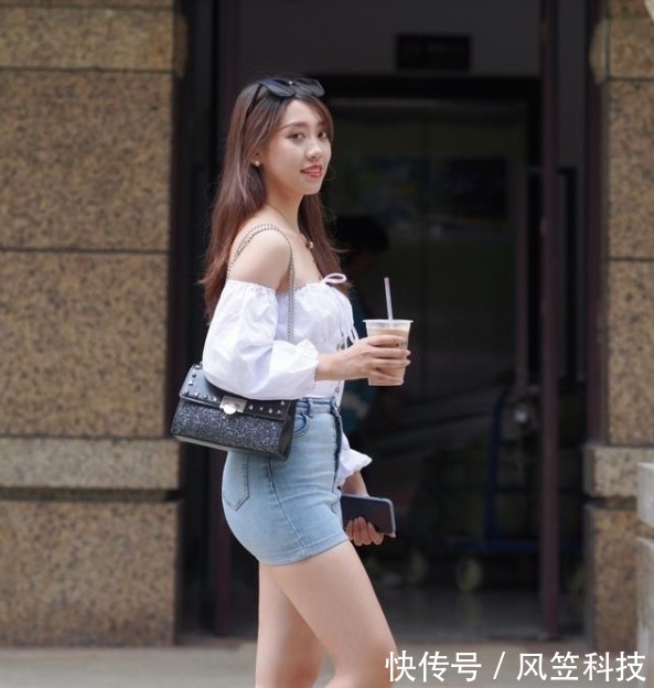 穿搭 齐肩衫搭配牛仔短裙,这才是胖妹穿搭的典范,神秘感十足