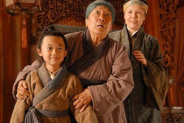  刘姥姥|刘姥姥第2次进贾府，搞定了这3个人，才受到了热情的招待