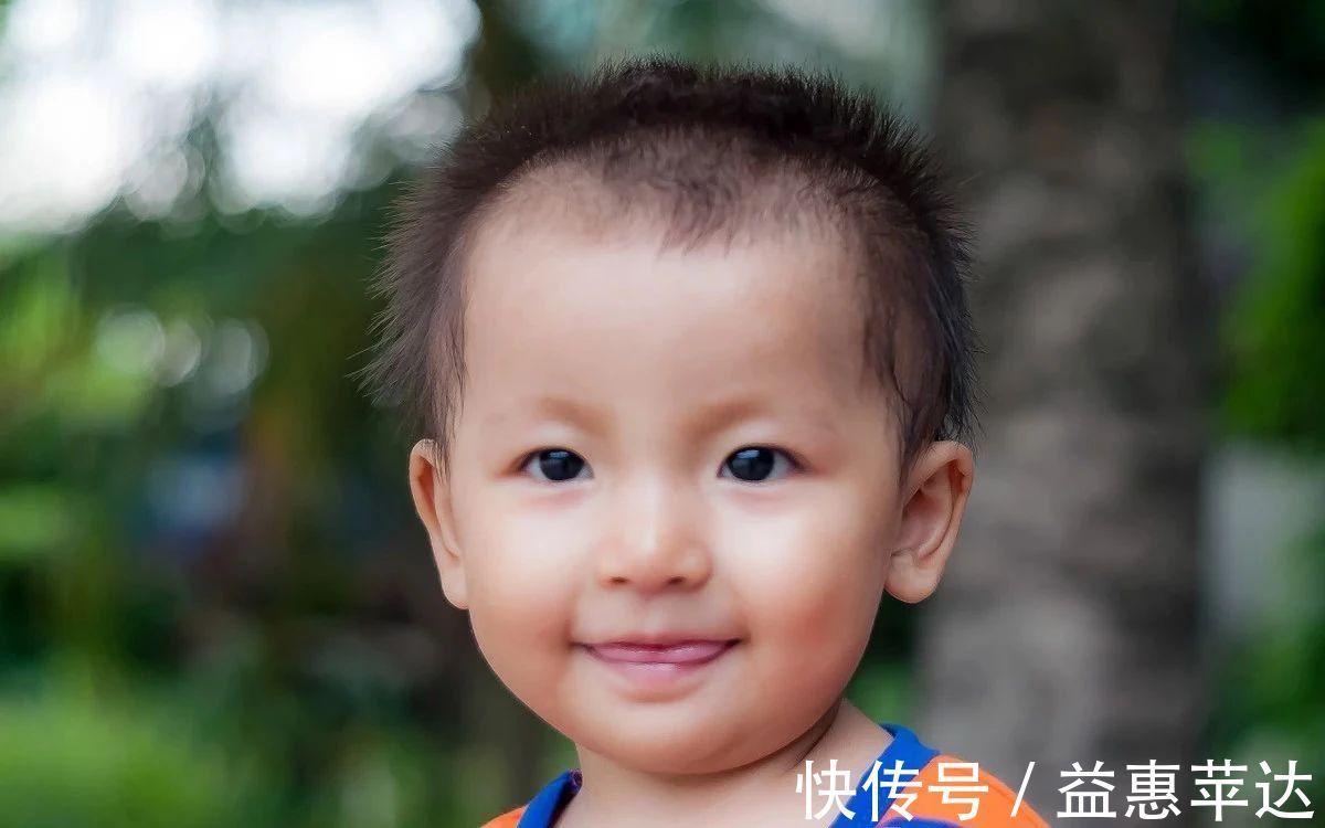 宝宝|小夫妻给宝宝上户口屡遭拒绝,责任怪谁?宝宝取名字有讲究!