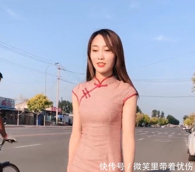 别看了大哥,你的自行车不能让她笑!