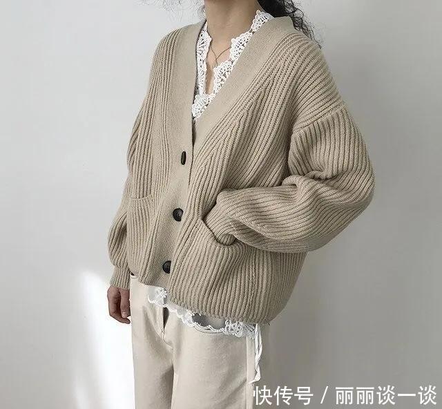 你造吗秋冬的内搭，要“叠着穿”才洋气