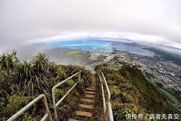 夏威夷天堂阶梯共3922阶 封闭近30年还有人上！