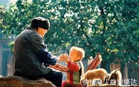 家庭问题|越来越多家庭是姥姥带娃,爷爷奶奶在享清福吗?原因现实又无奈