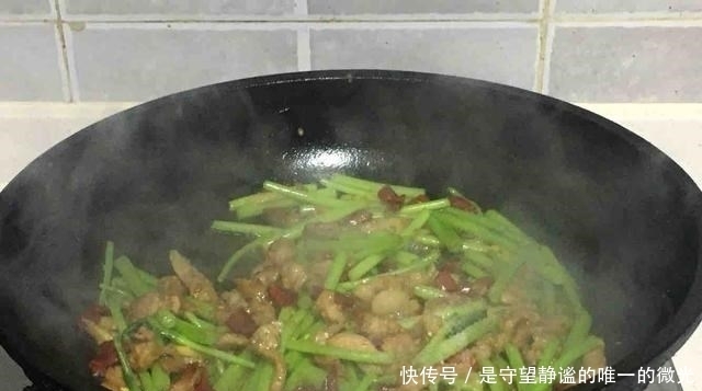 營養師|夏天少吃土豆南瓜，多吃這菜，3元錢1斤便宜又鮮美，常吃睡得香