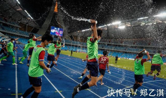 老挝队|2比1,2比0!FIFA第187鱼腩翻身,创2大纪录,国足未来又多1劲敌