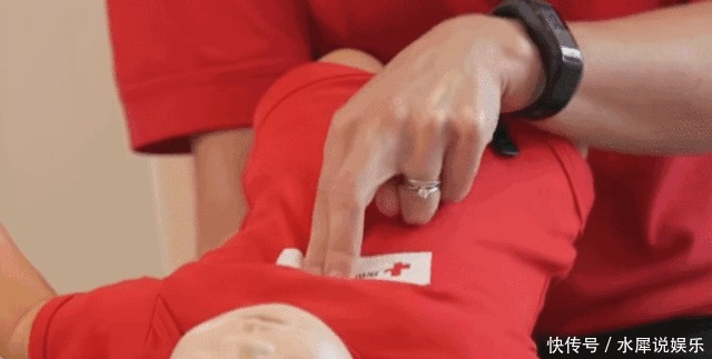 手一使劲握拳小臂就疼 手一使劲握拳小臂就疼