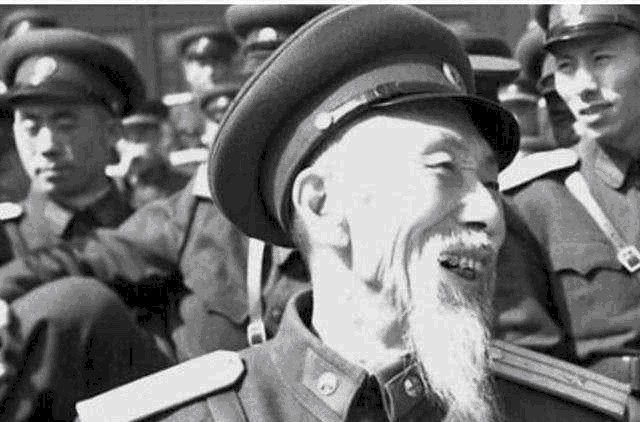 战士|60岁参军抗日，研制“特效药”救下无数战士，77岁成为中校