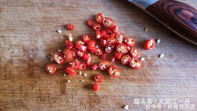 饭店里|饭店的泡椒萝卜为啥这么好吃大厨教你这样做,酸辣爽脆,真解馋