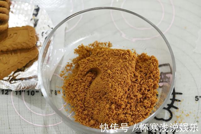 蛋黄|入冬必备的甜点！焦糖饼干咖啡奶油蛋糕，爱上这香浓的美味