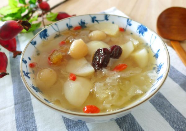 莲子|它是天然“补血汤”，上锅炖一炖，营养滋补，脸色越来越红润