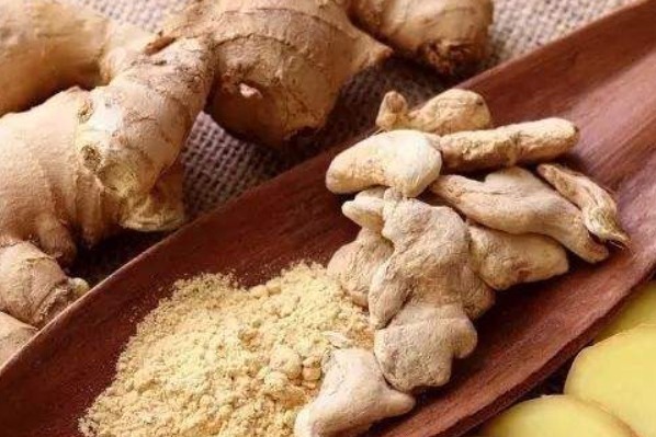 调味品|生姜的4个错误吃法，严重危害健康，尤其最后一个，还有患癌风险