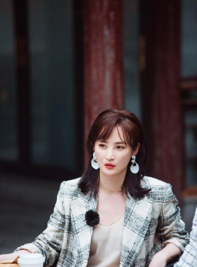 网综日|网综日榜第一,播放量破12亿,这个节目也不是离不开谢娜