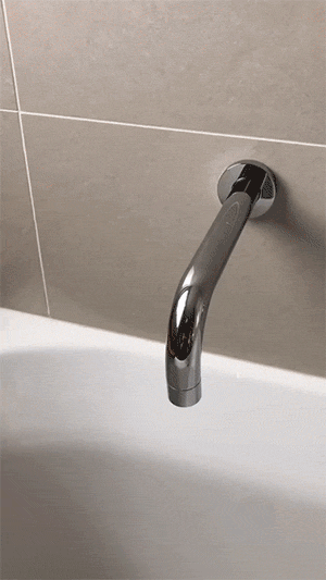 |搞笑段子GIF趣图腿都吓软了?不是吓的,是真的软了啊。