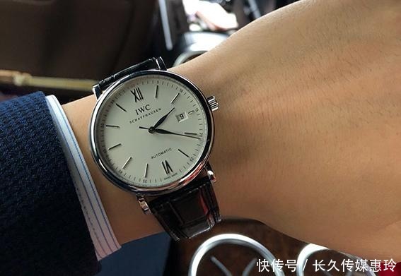 夏季|纵横职场正装表男士优选，夏季也能戴的皮带表？万国柏涛优雅绅士