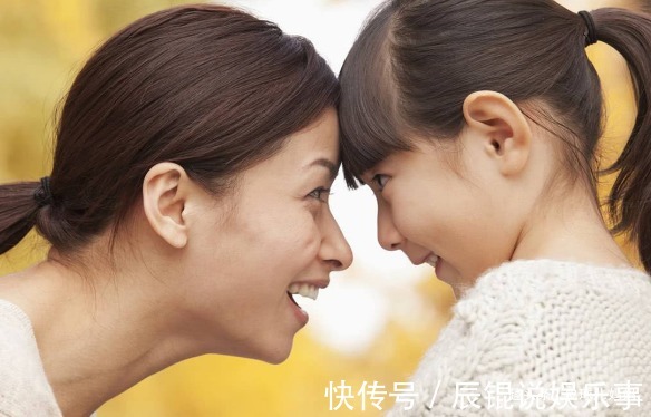 父母|1岁娃拽了颗葡萄,超市工作人员怒斥这是偷吃,妈妈高情商回应