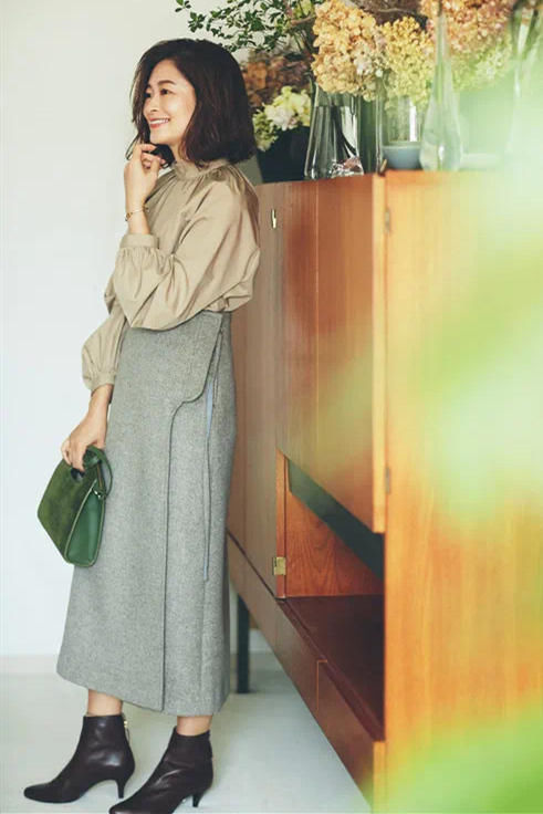 梨形身材的中年女人，尽量少穿长裤，学日本阿姨穿裙子，真优雅