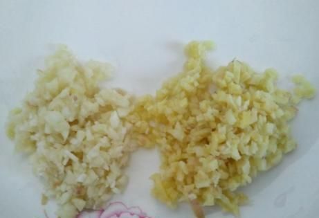 除夕年夜饭,这道凉拌菜要收好,清爽解腻更解馋,肠胃也舒服