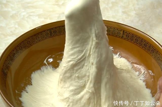 天冷我家常吃这早餐饼，全程手不沾面，蓬松暄软像面包，孩子爱吃