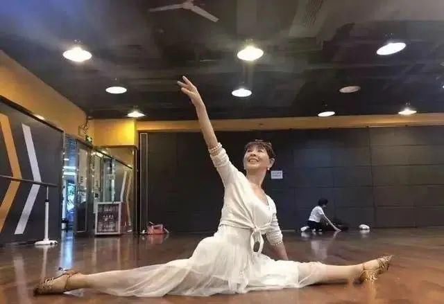 儿媳|最“仙气”奶奶走红,带孙女出门被误认成母女,儿媳:压力有点大