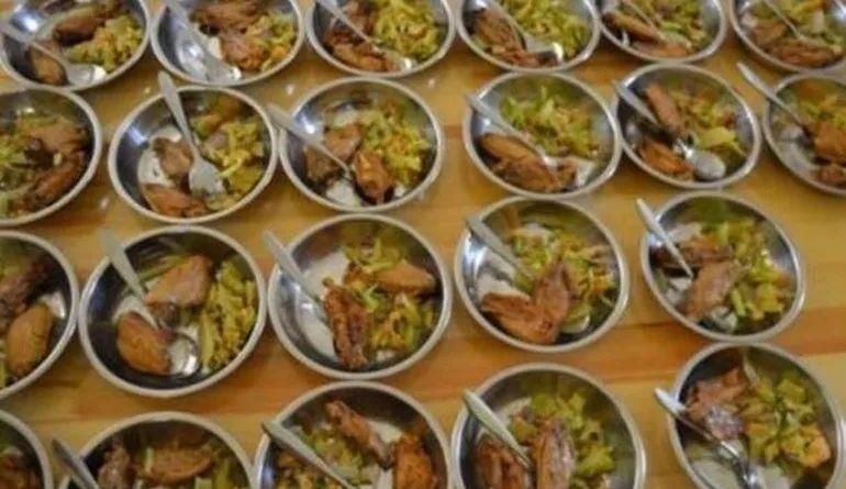 饭菜|孩子总说幼儿园的饭更香,回家不爱吃饭,不料看到实物妈妈难以接受