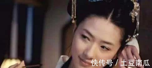 下联|才女为为躲避秀才,出一上联,没想到秀才的回答,令她羞愧不已!