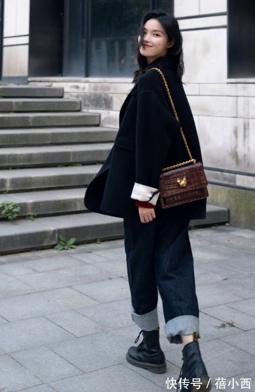 梨形身材 梨形身材找不到合适的裤子?看看这条直筒裤,配大衣和毛衣都很美