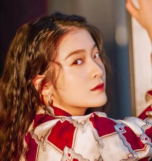 唇形|你适合“淡妆”还是“浓妆”?关键看这些,画错难看又显老