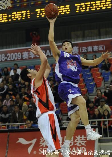 李秋平|CBA最强草根!大学生到正规国手,13年狂赚1.1亿,收获3个总冠军