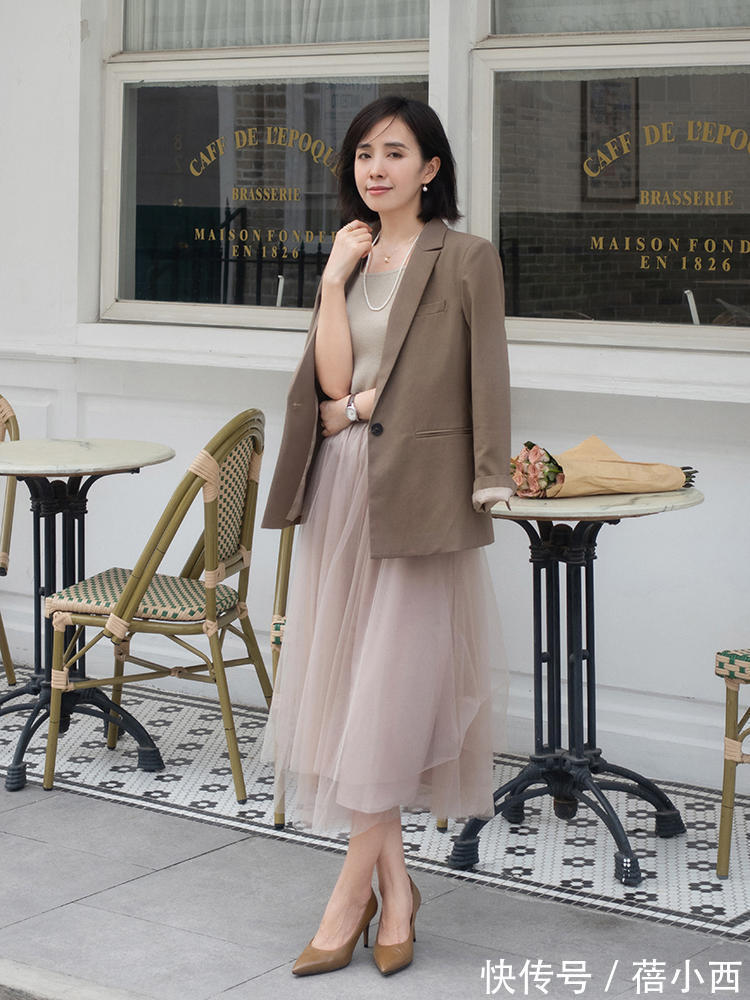 女生|女生一定要精致!推荐12套半身裙早秋搭配,活得漂亮更要穿得漂亮